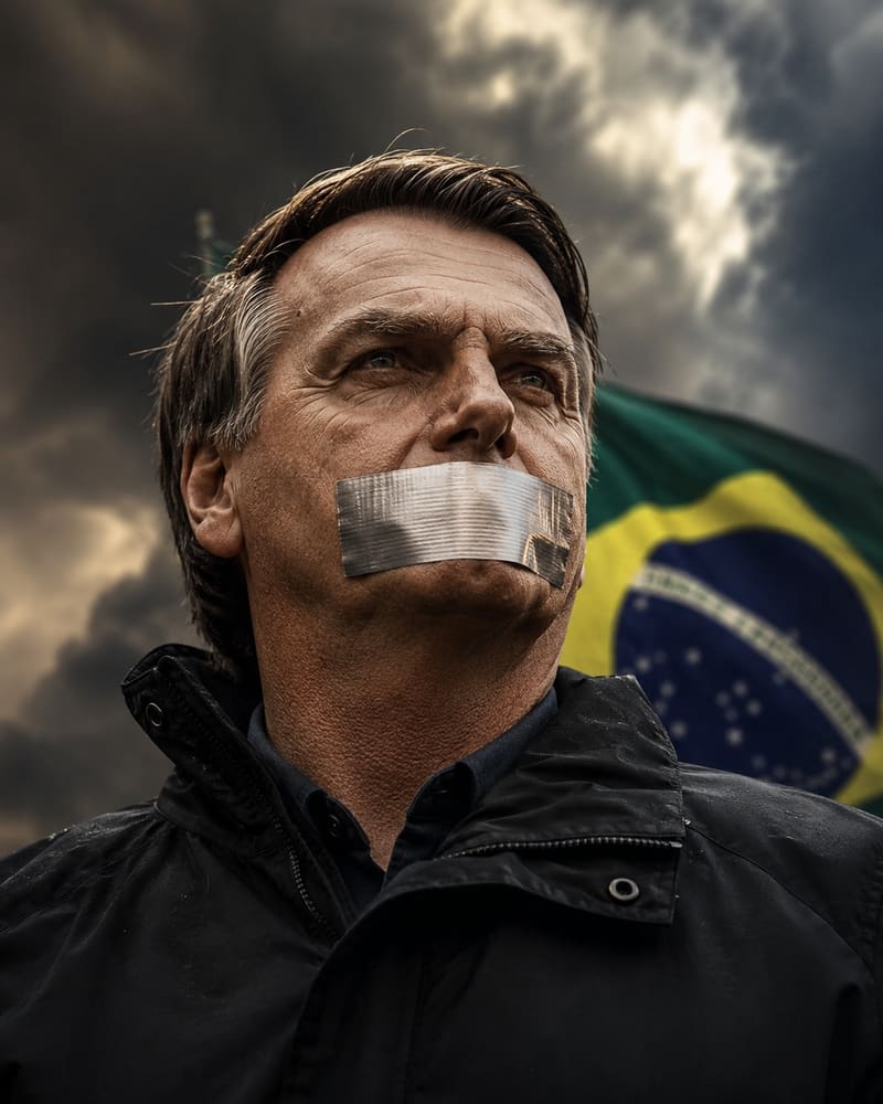 Ilustração do Capitão com a boca lacrada por fita, diante da bandeira do Brasil sob um céu de tempestade